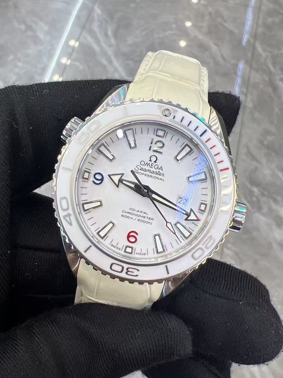 Omega 522.33.38.20.04.001 detail 2