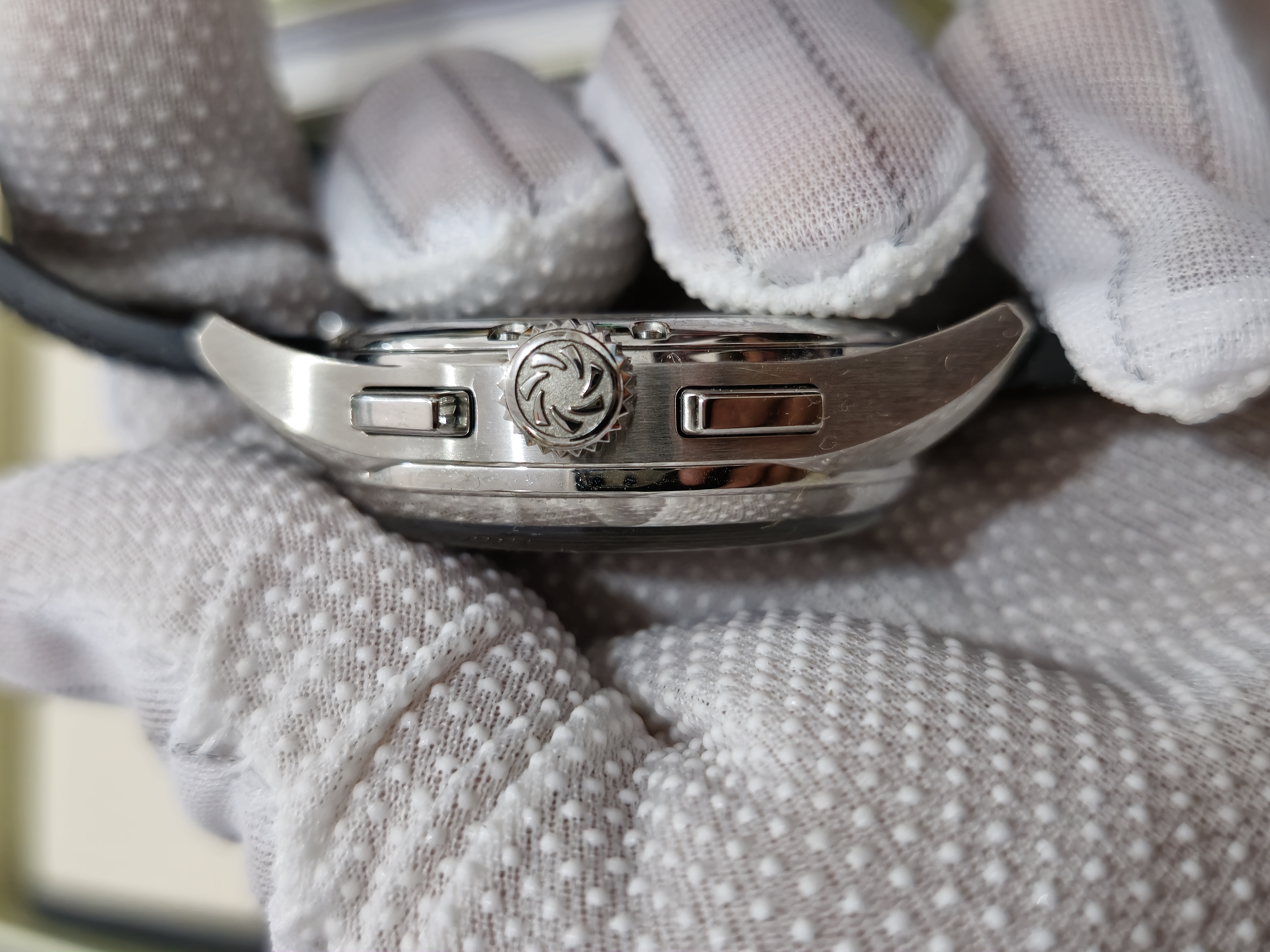 Carl F. Bucherer 00.10803.08.32.02 detail 5