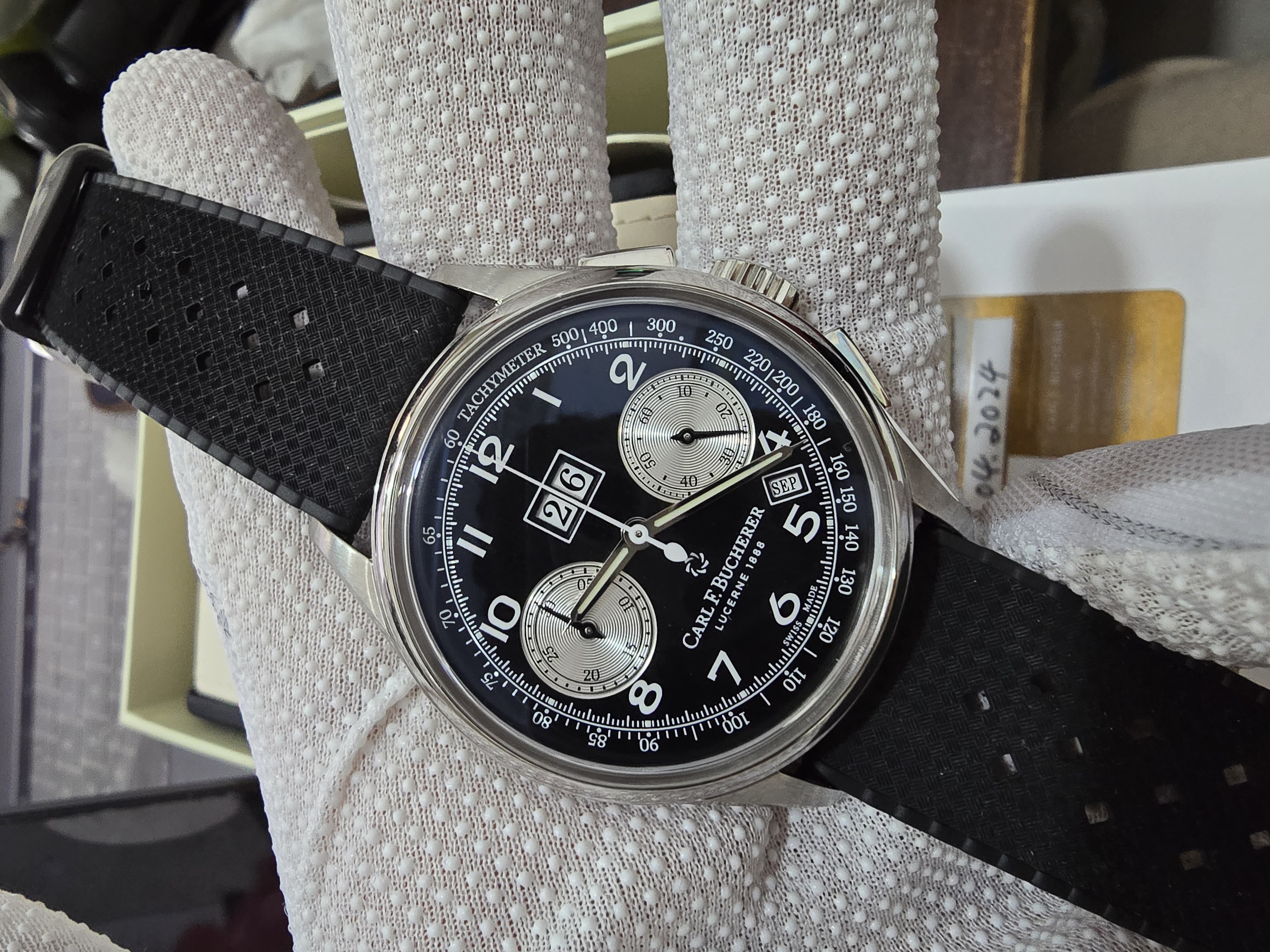 Carl F. Bucherer 00.10803.08.32.02 detail 2