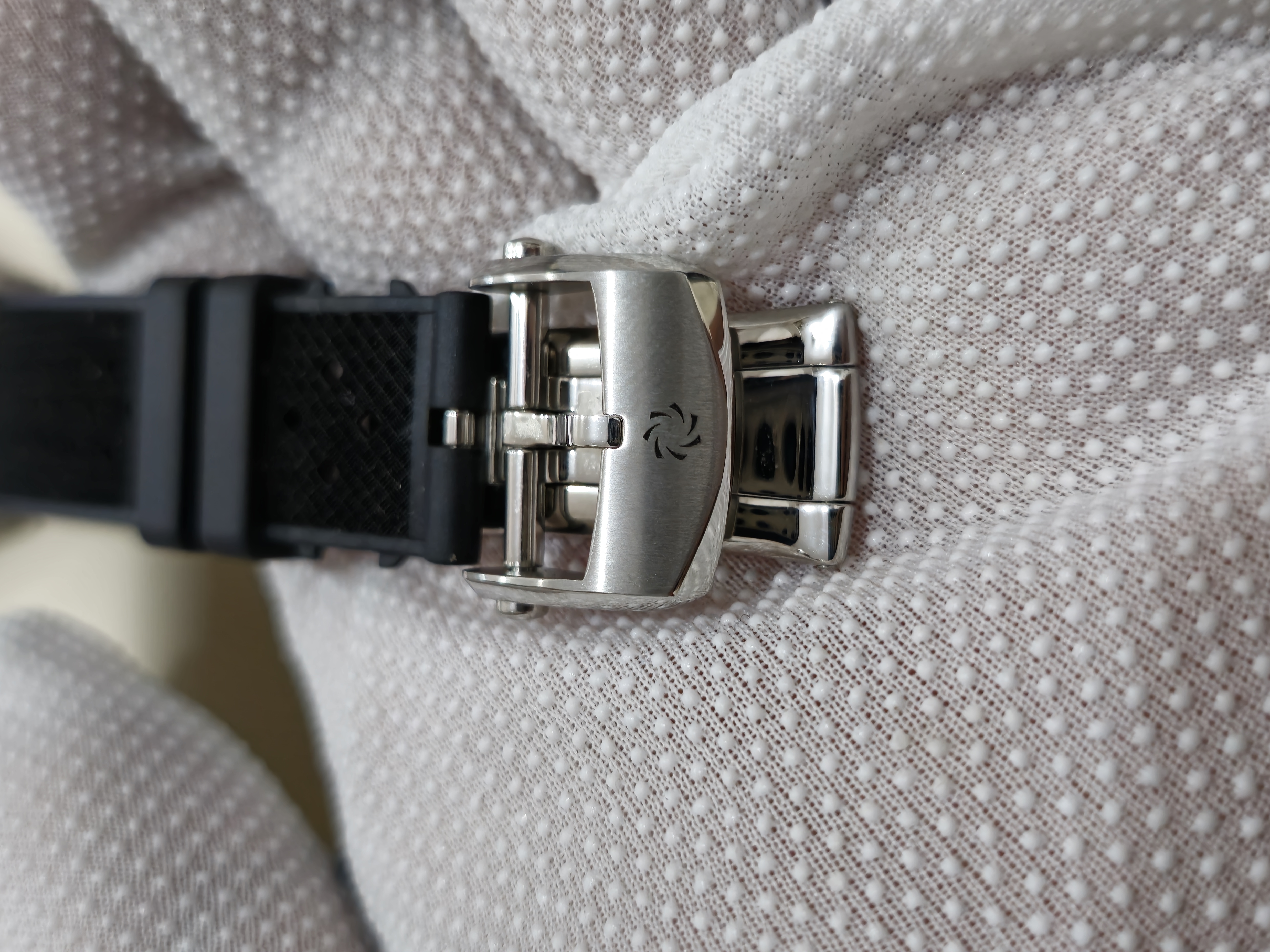 Carl F. Bucherer 00.10803.08.32.02 detail 7