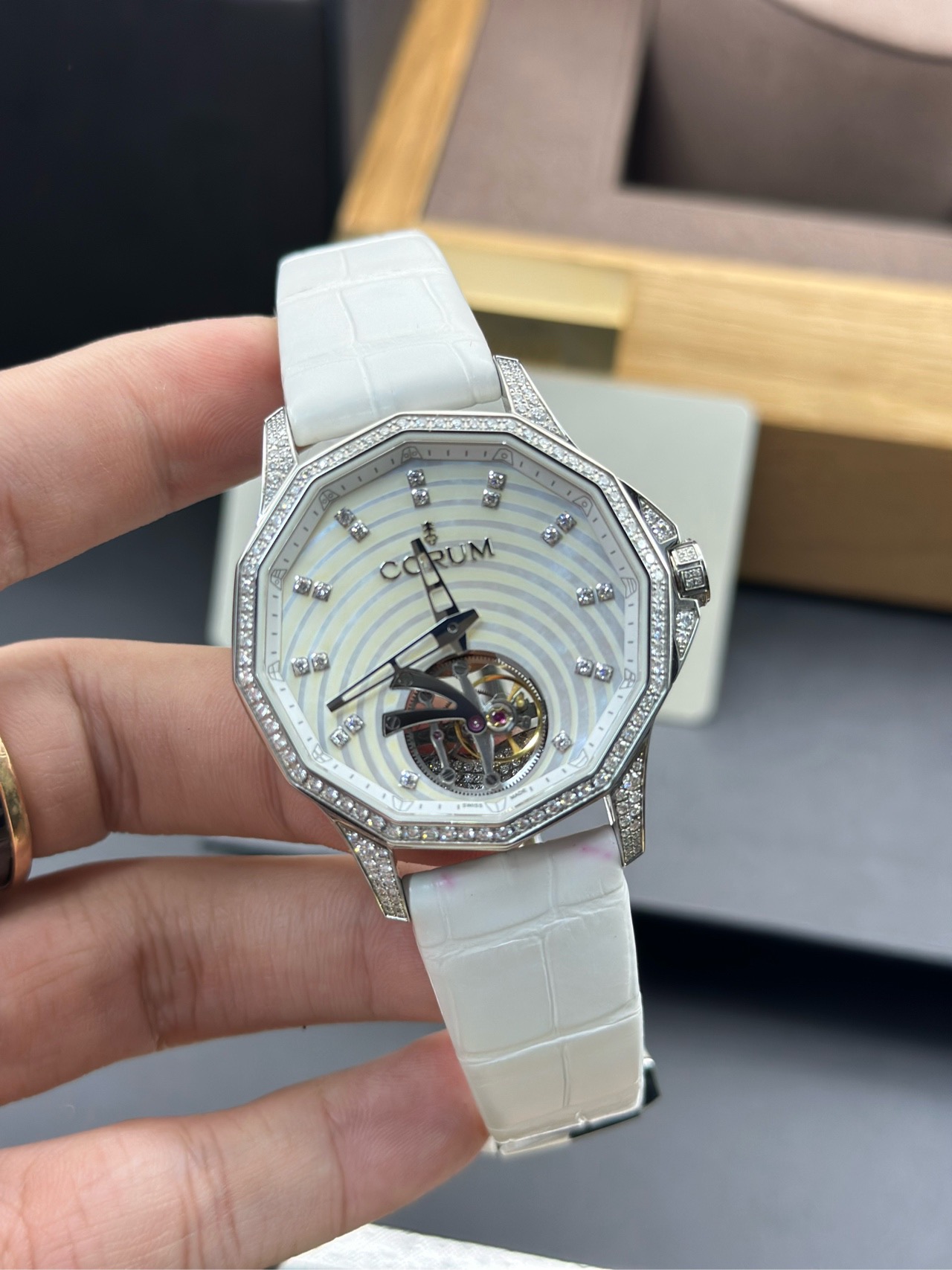 Corum 029.102.47.0F09PN11