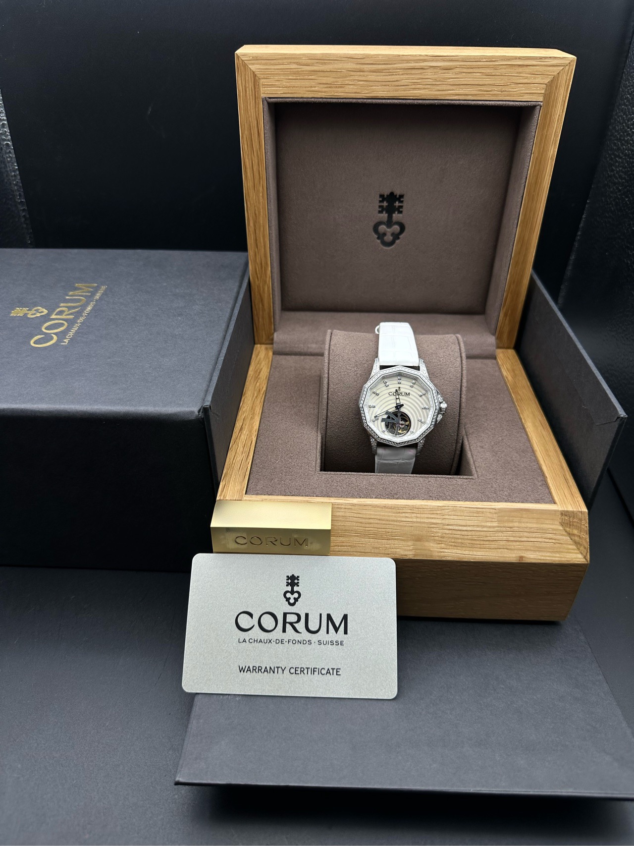 Corum 029.102.47.0F09PN11 detail 7
