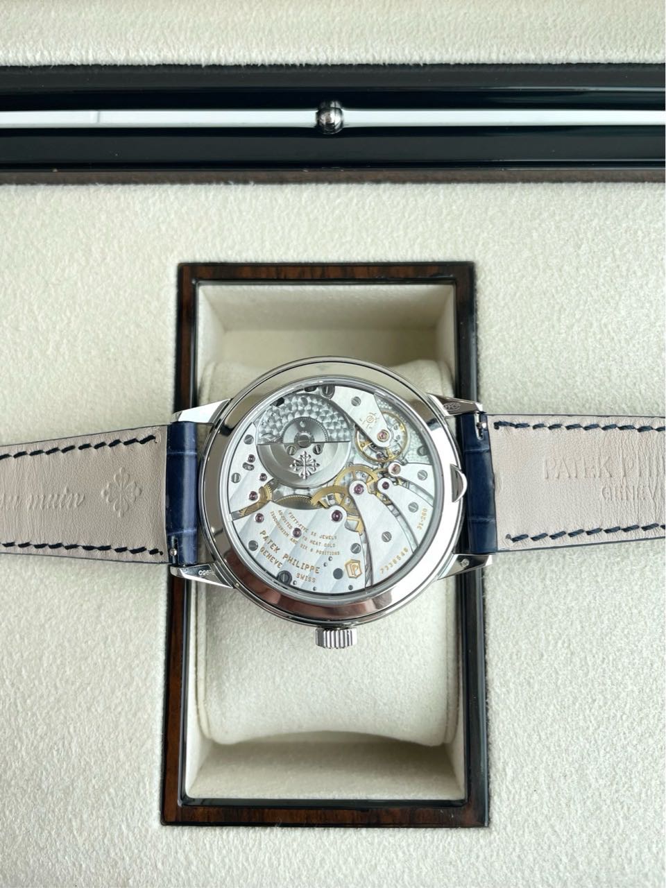 Patek Philippe 5236P-001 detail 3