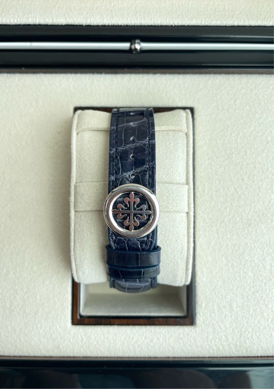 Patek Philippe 5236P-001 detail 5