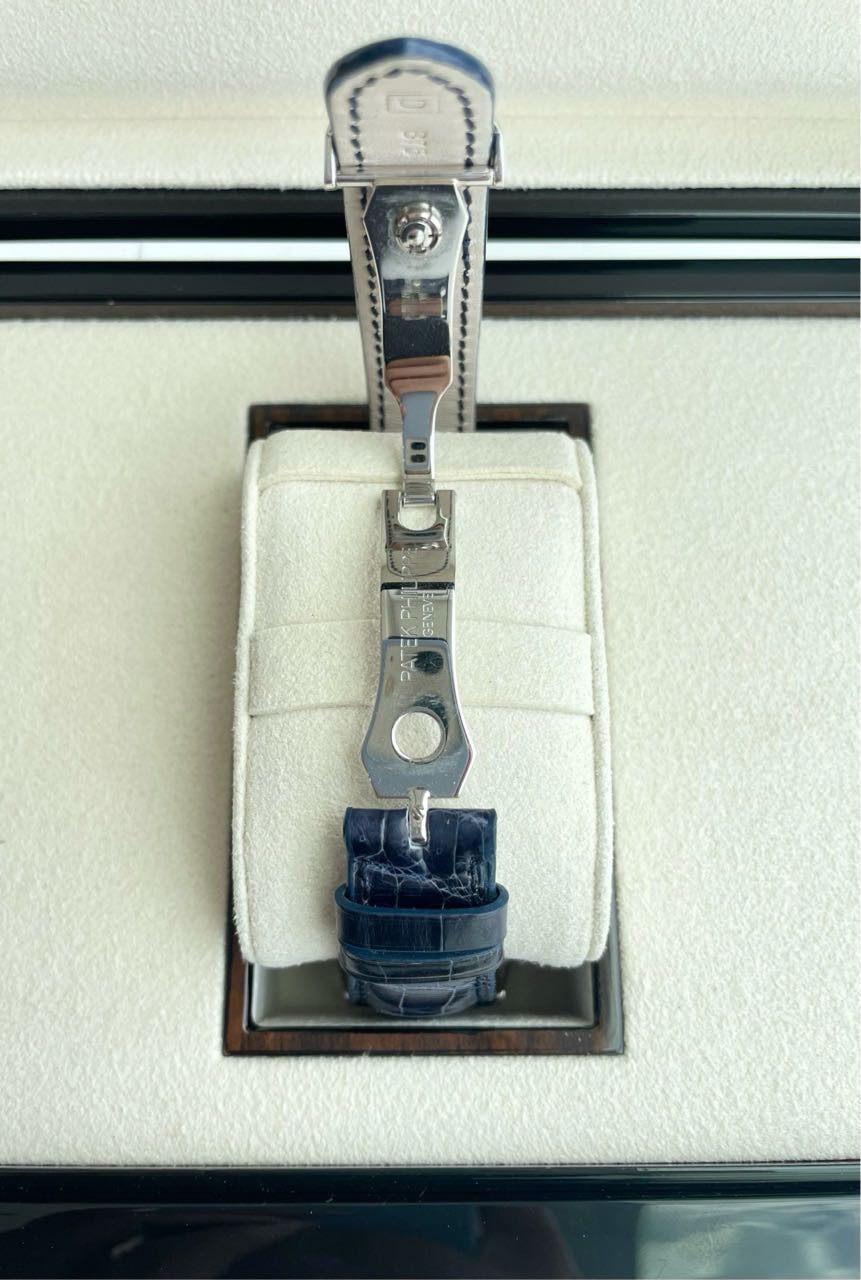 Patek Philippe 5236P-001 detail 4