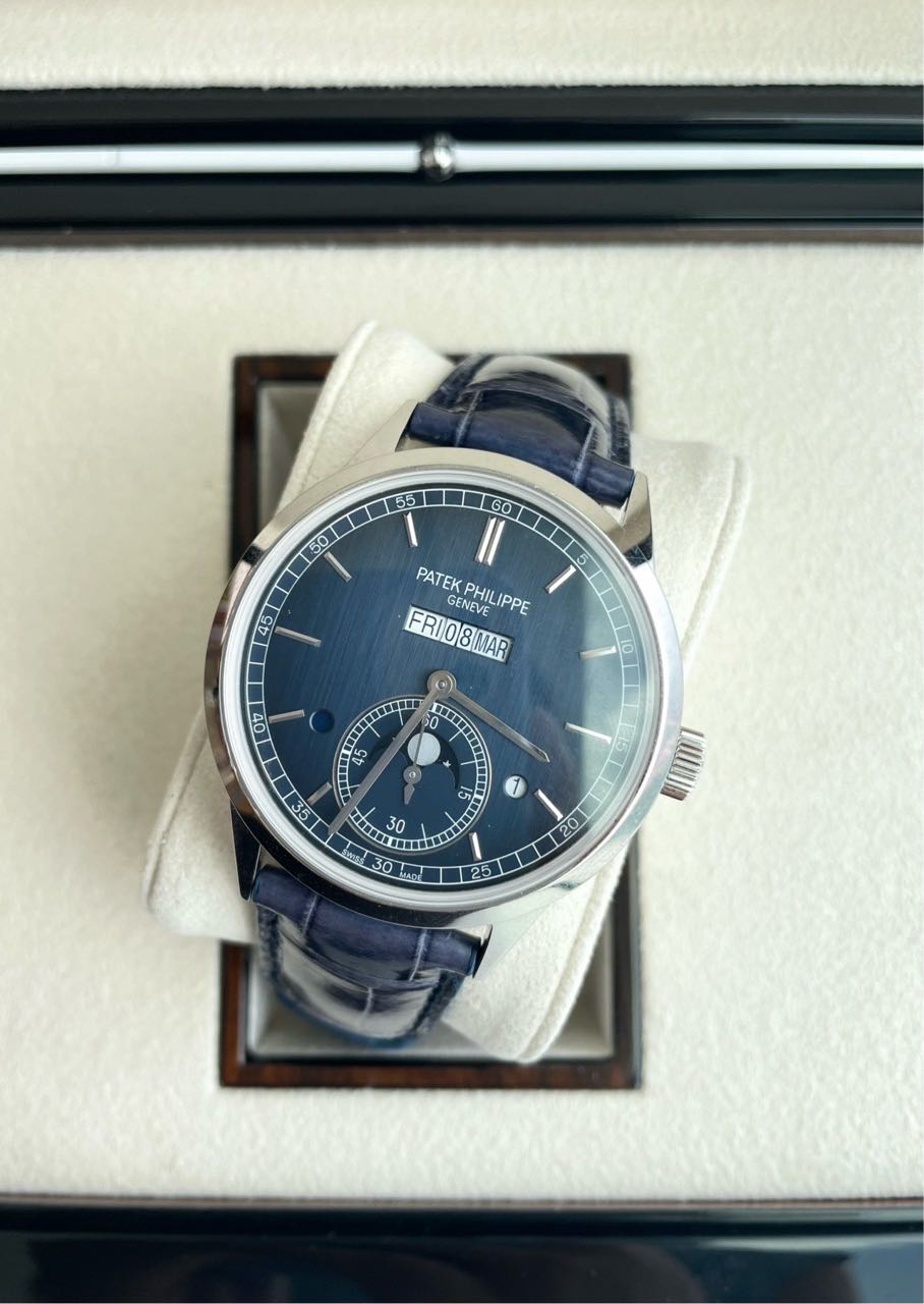 Patek Philippe 5236P-001 detail 1