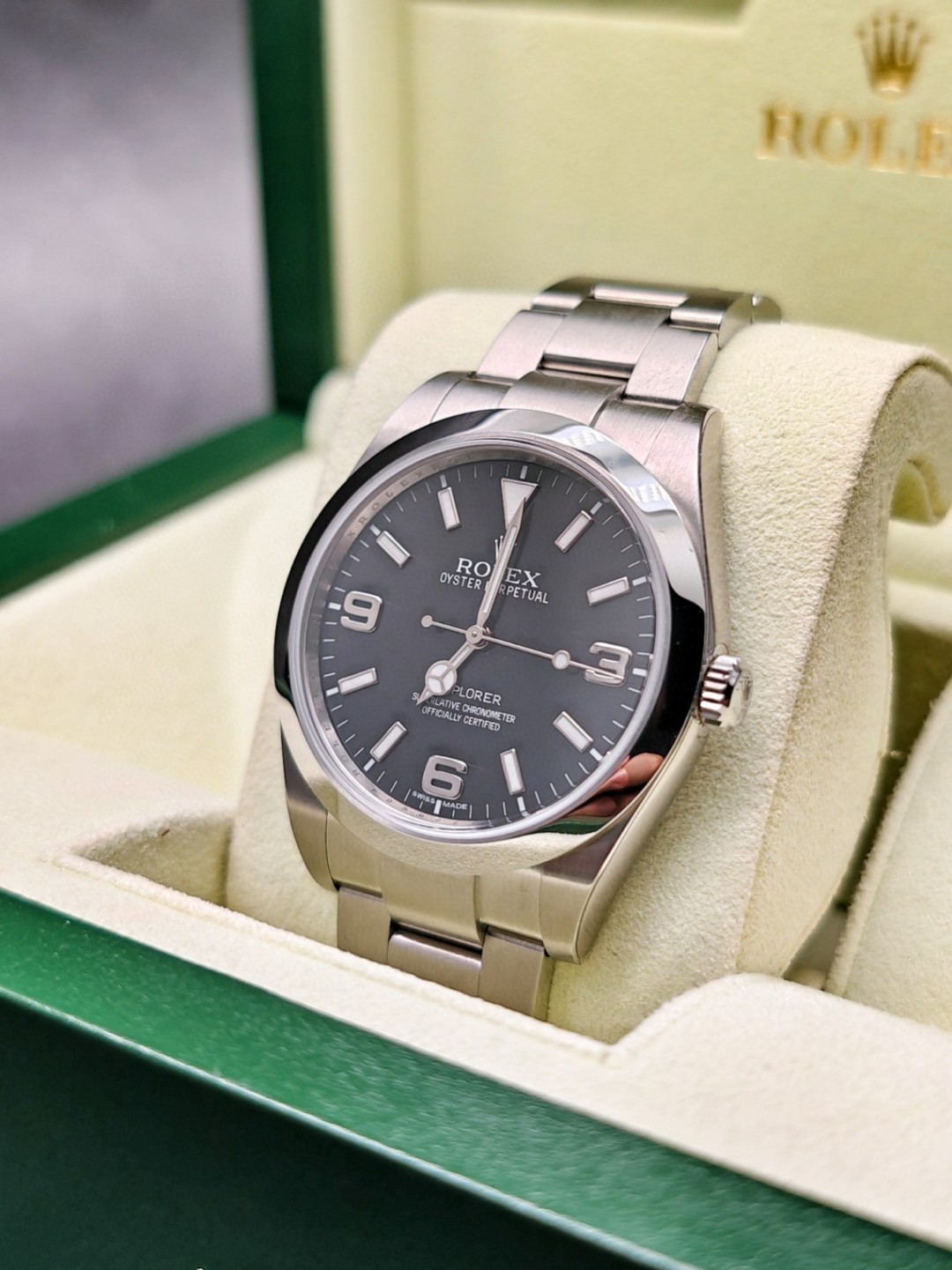 Rolex 214270 detail 2