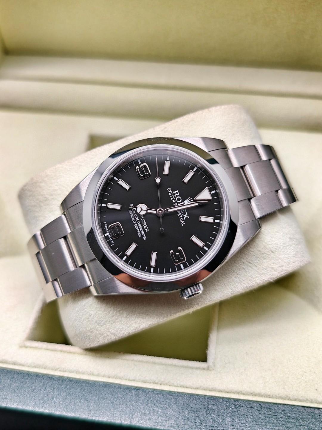 Rolex 214270 detail 6