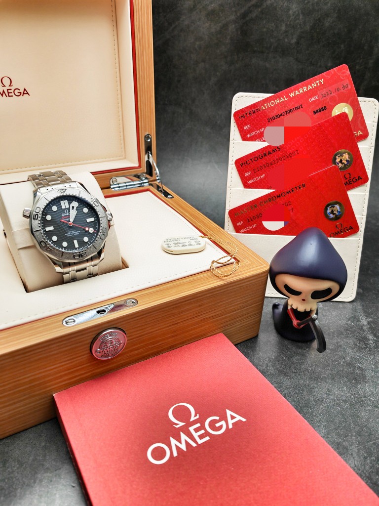 Omega 210.30.42.20.01.002 detail 6