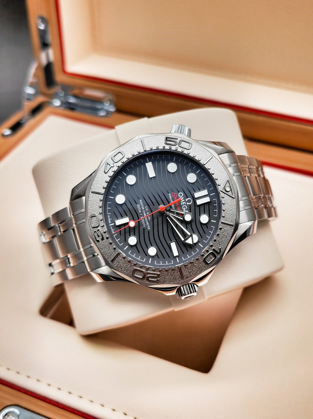 Omega 210.30.42.20.01.002 detail 4