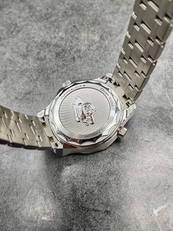 Omega 210.30.42.20.01.002 detail 5
