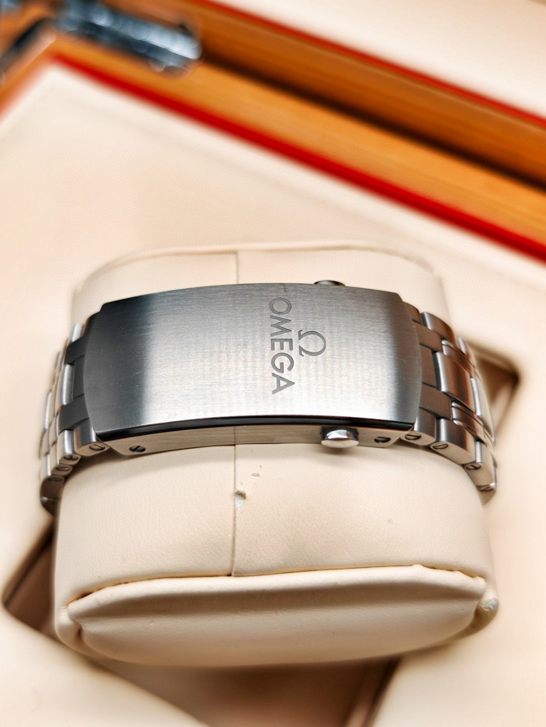 Omega 210.30.42.20.03.001 detail 6