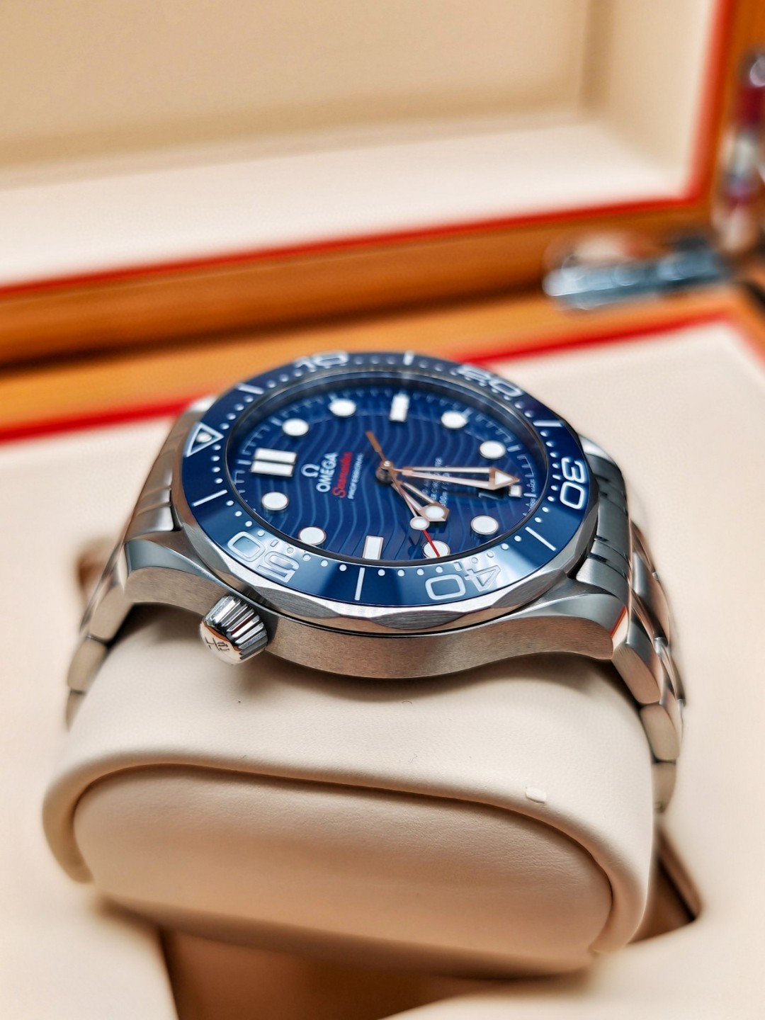 Omega 210.30.42.20.03.001 detail 3
