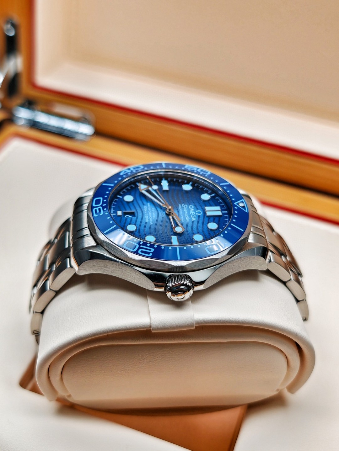 Omega 210.30.42.20.03.003 detail 3