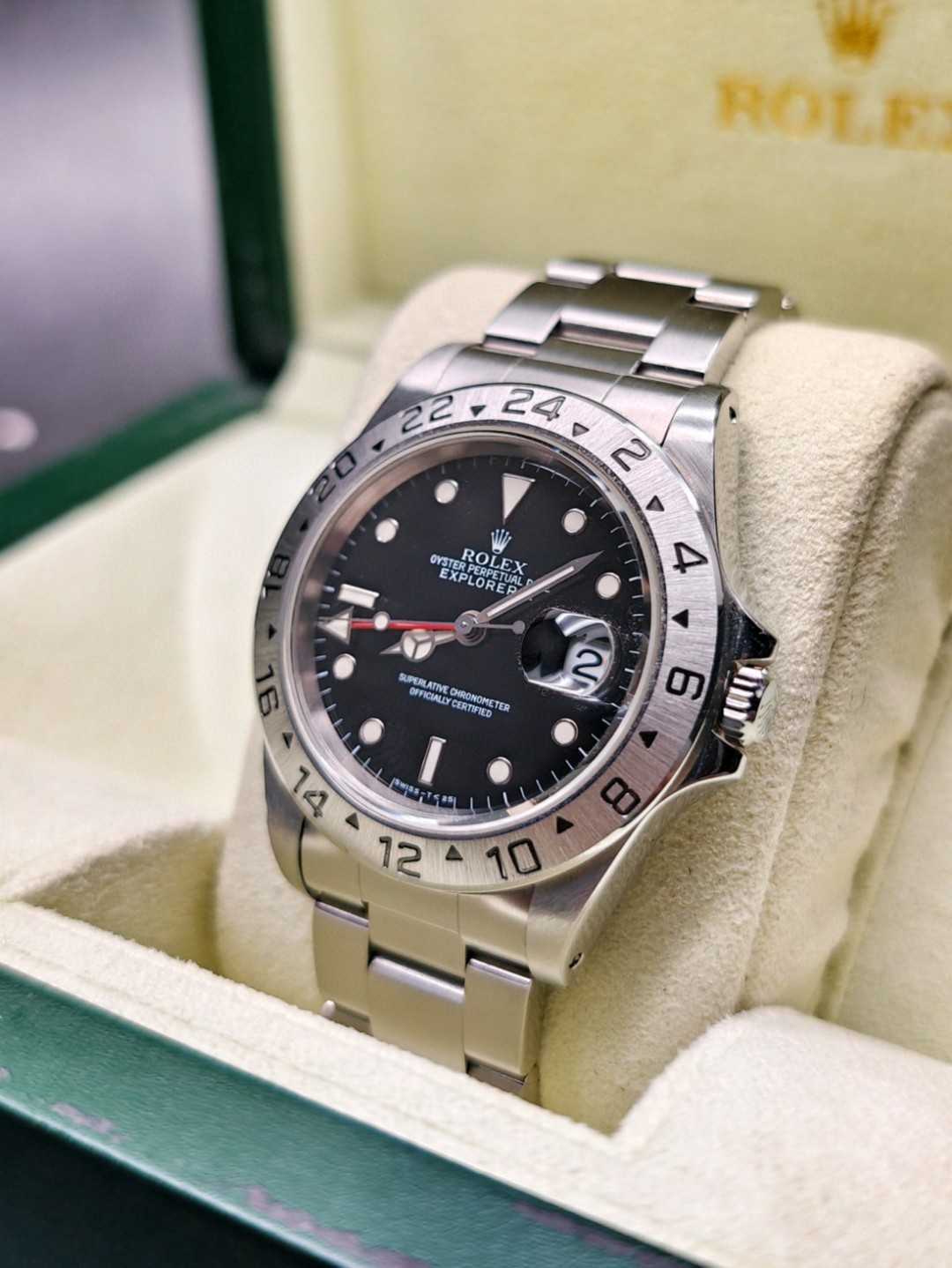 Rolex 16570 detail 3