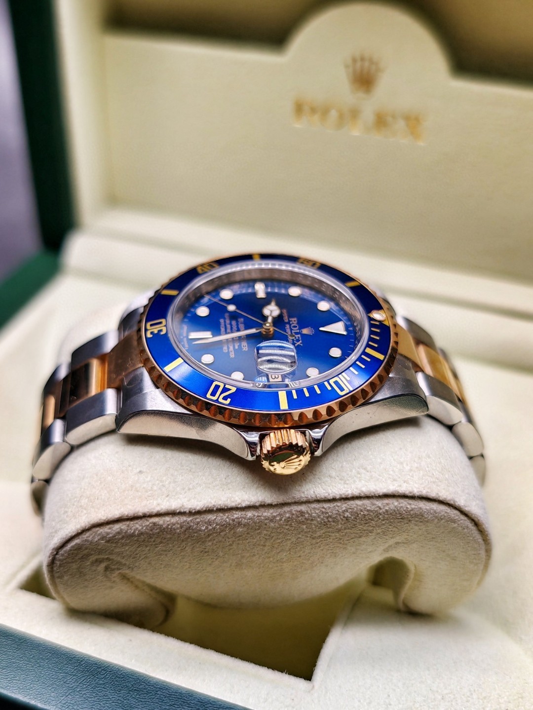 Rolex 16613lb detail 2