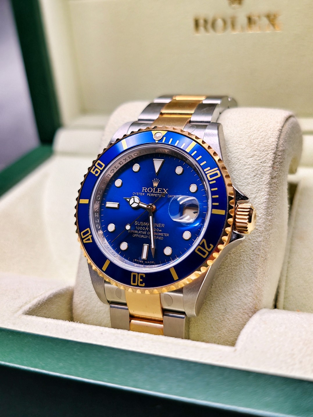 Rolex 16613lb detail 1