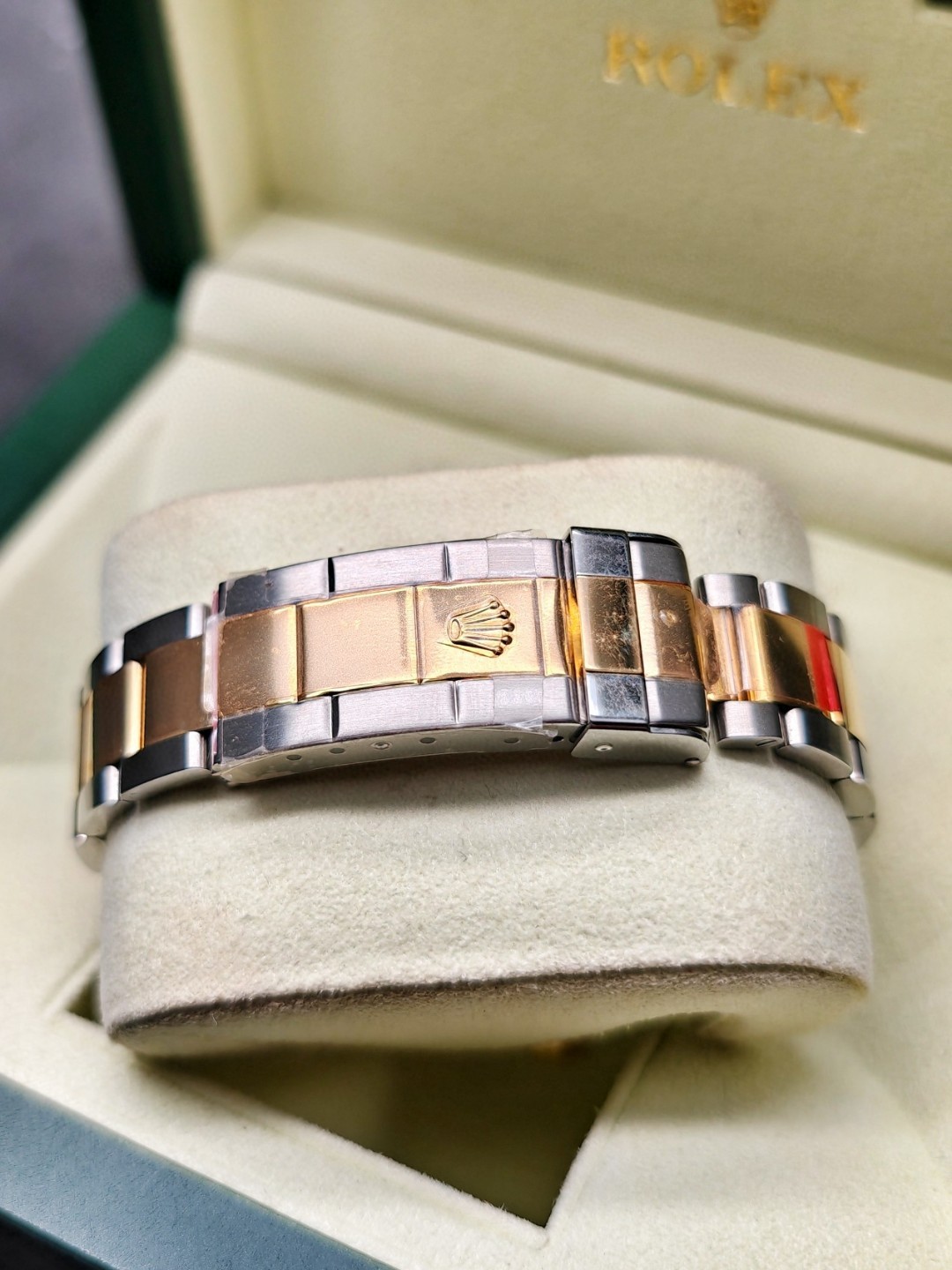 Rolex 16613lb detail 6