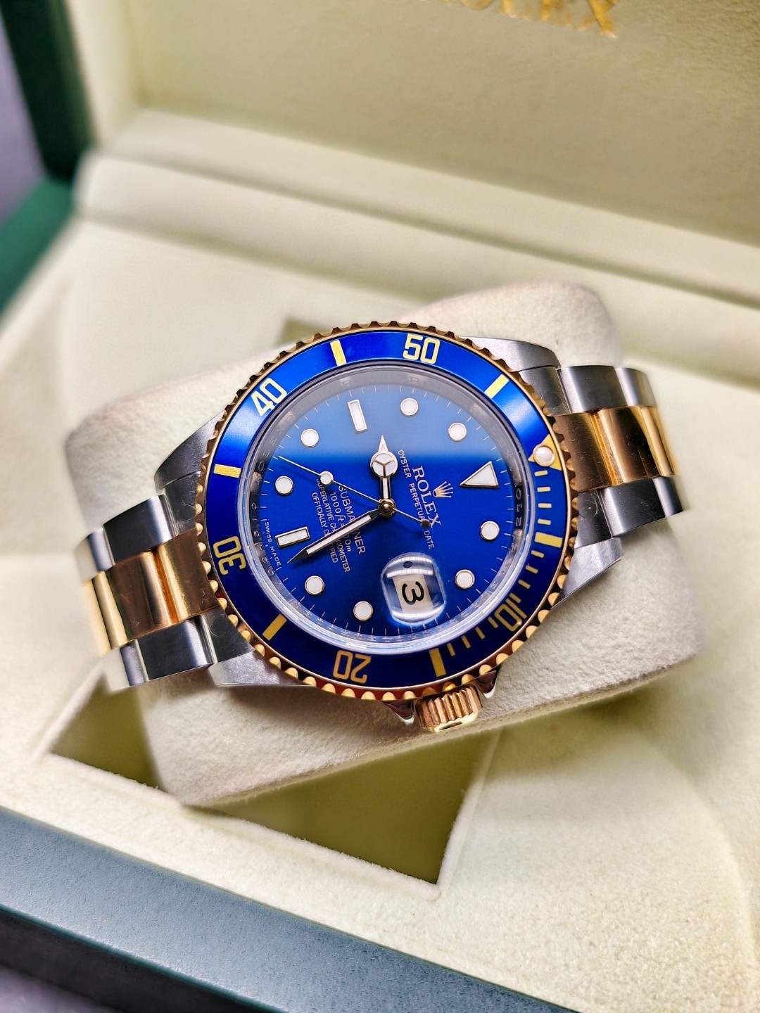Rolex 16613lb detail 4