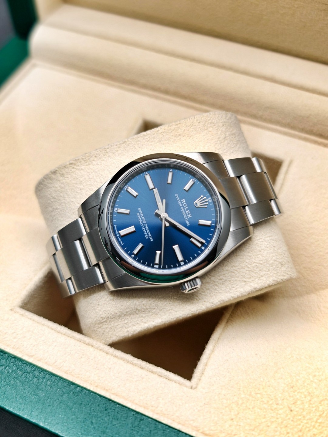 Rolex 124200-000 detail 6