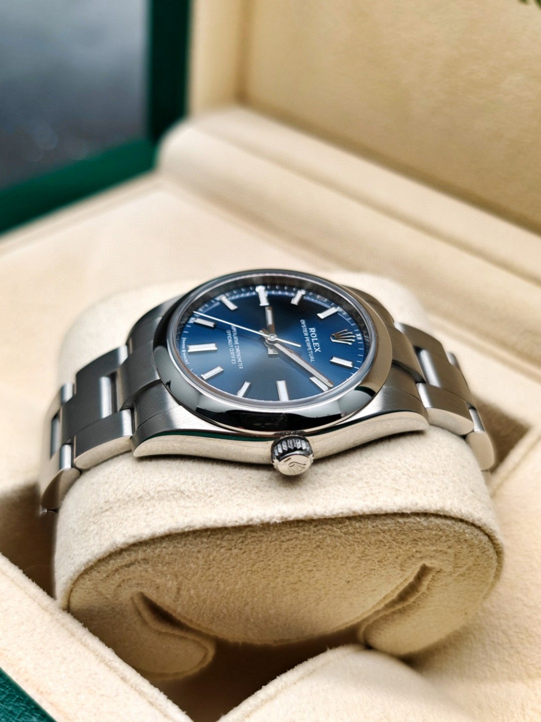 Rolex 124200-000 detail 3