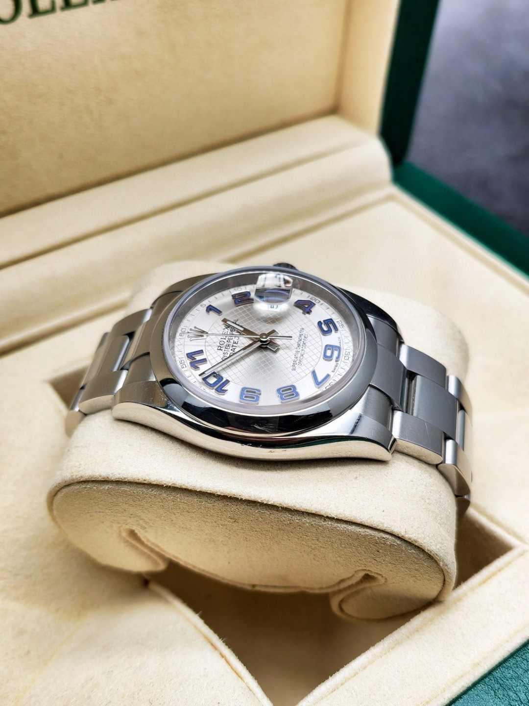 Rolex 116200 detail 5
