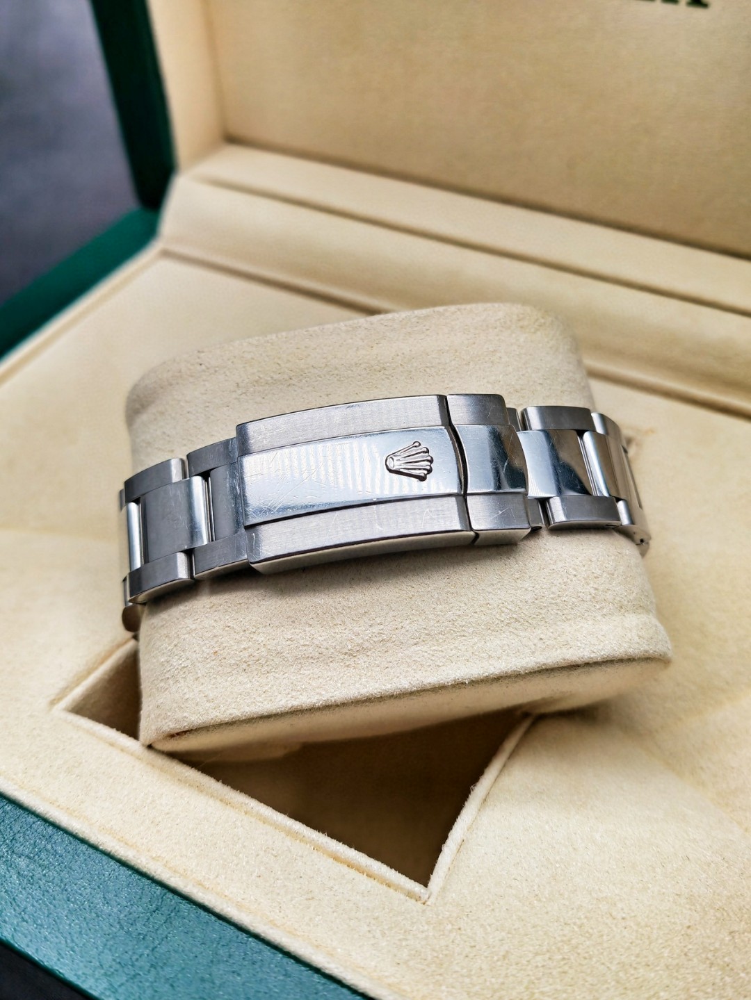 Rolex 116200 detail 8