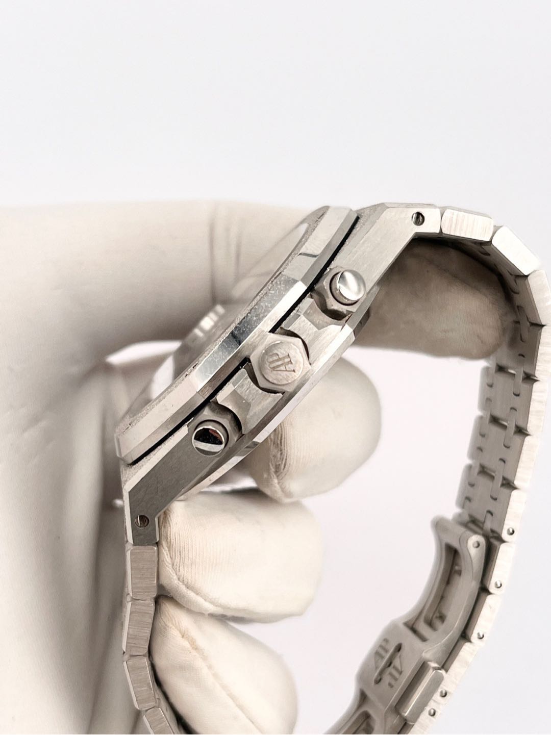 Audemars Piguet 26331BC.GG.1224BC.02 detail 2