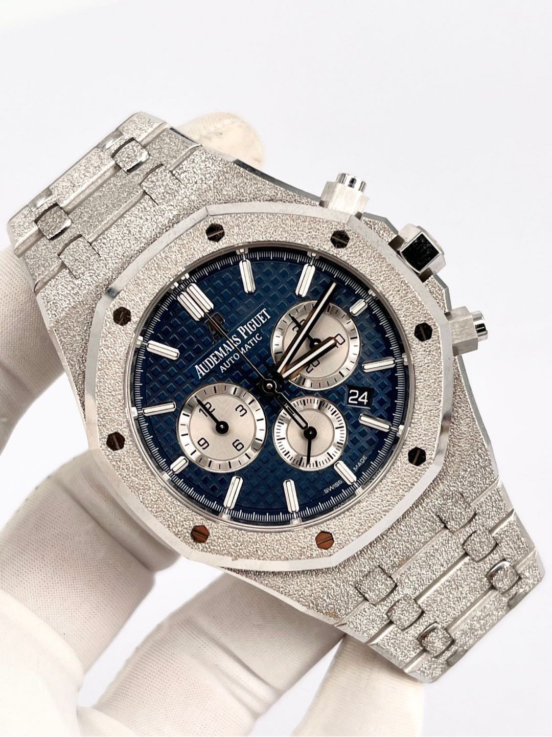 Audemars Piguet 26331BC.GG.1224BC.02 detail 1