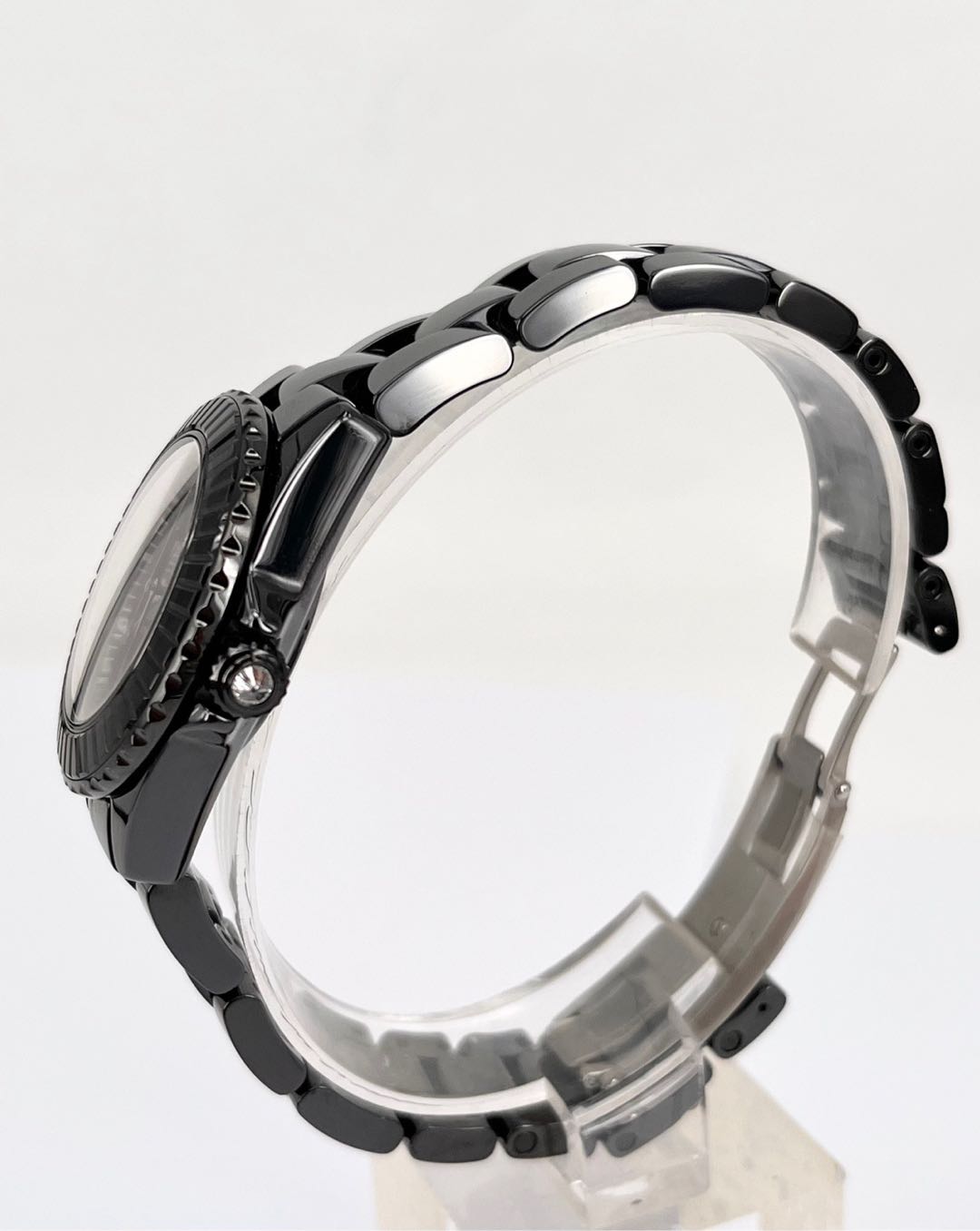Chanel J12 H6784 detail 5