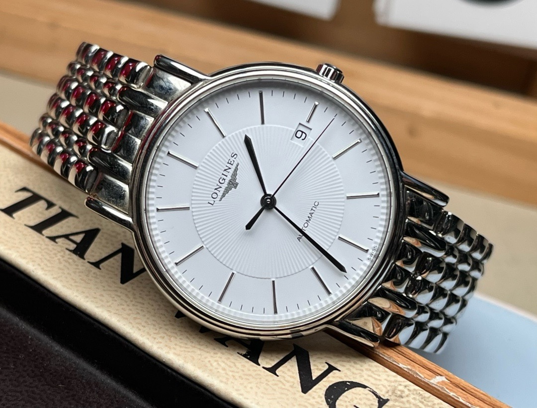 Longines L4.801.4.78.6 detail 3