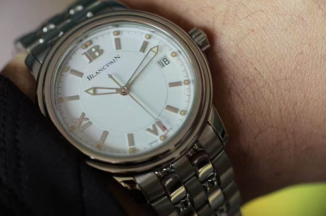 Blancpain 2100-1127-53B detail 2