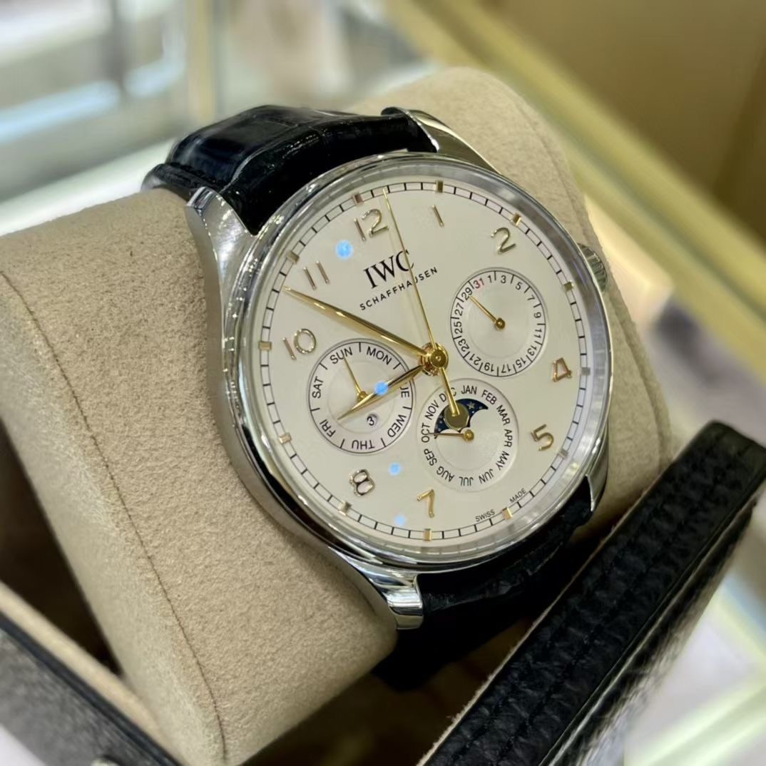 IWC 344203 detail 1