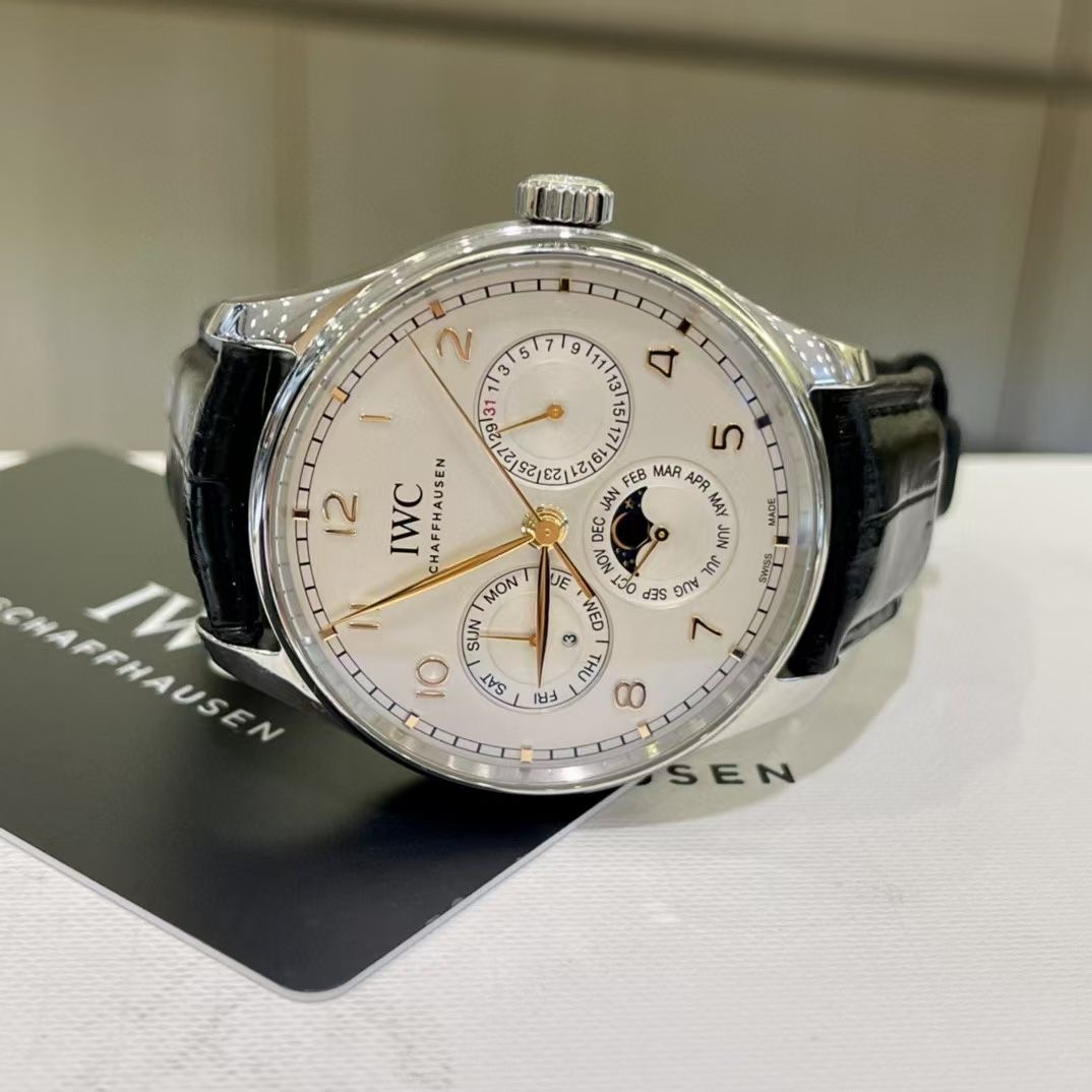 IWC 344203 detail 3