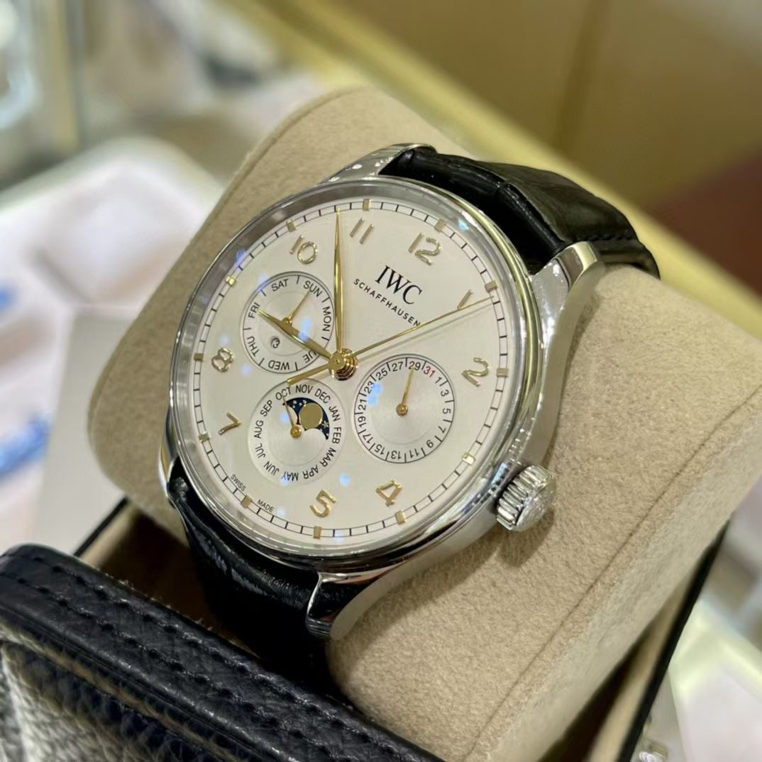 IWC 344203 detail 2