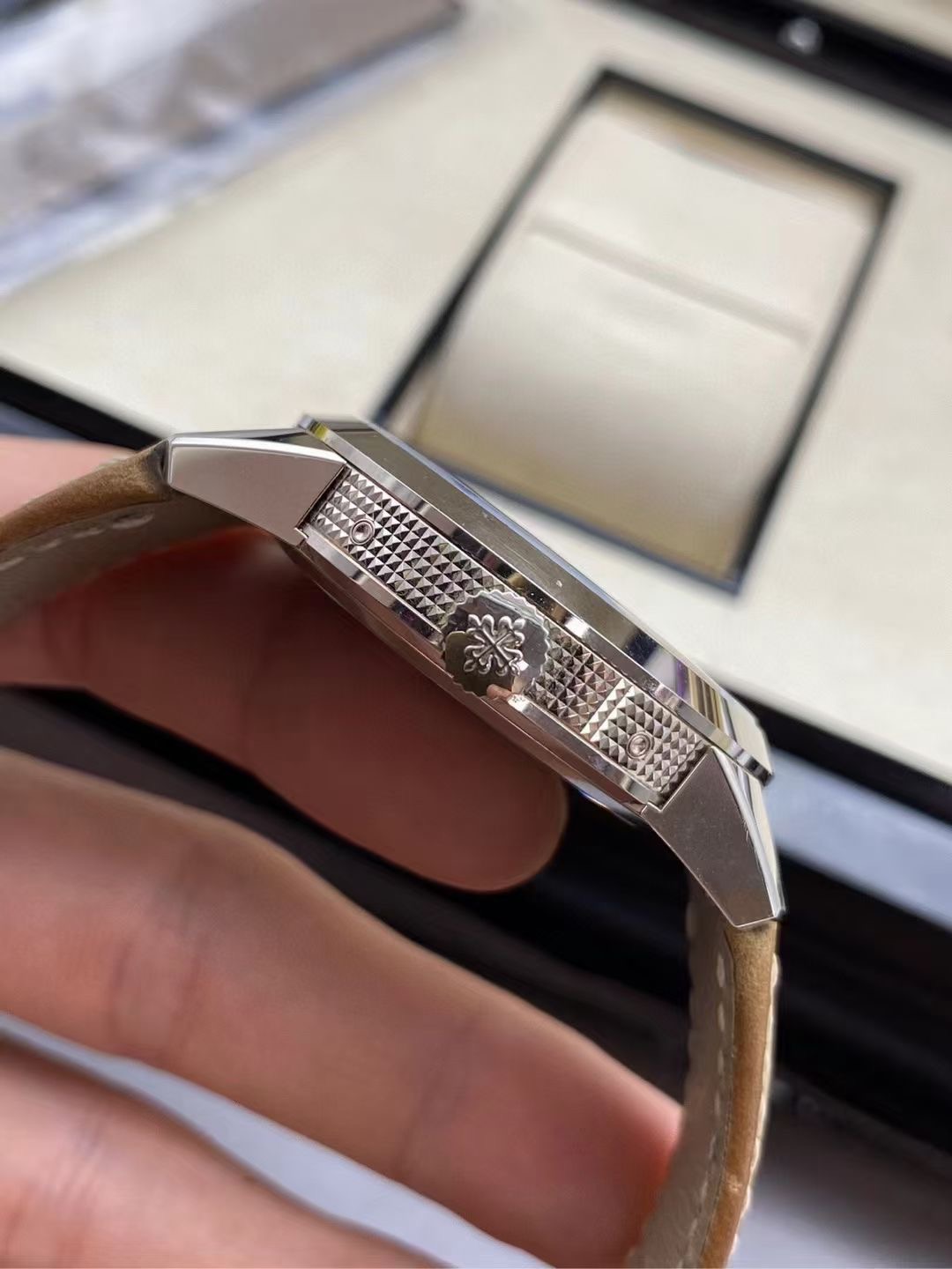 Patek Philippe 5326G-001 detail 5