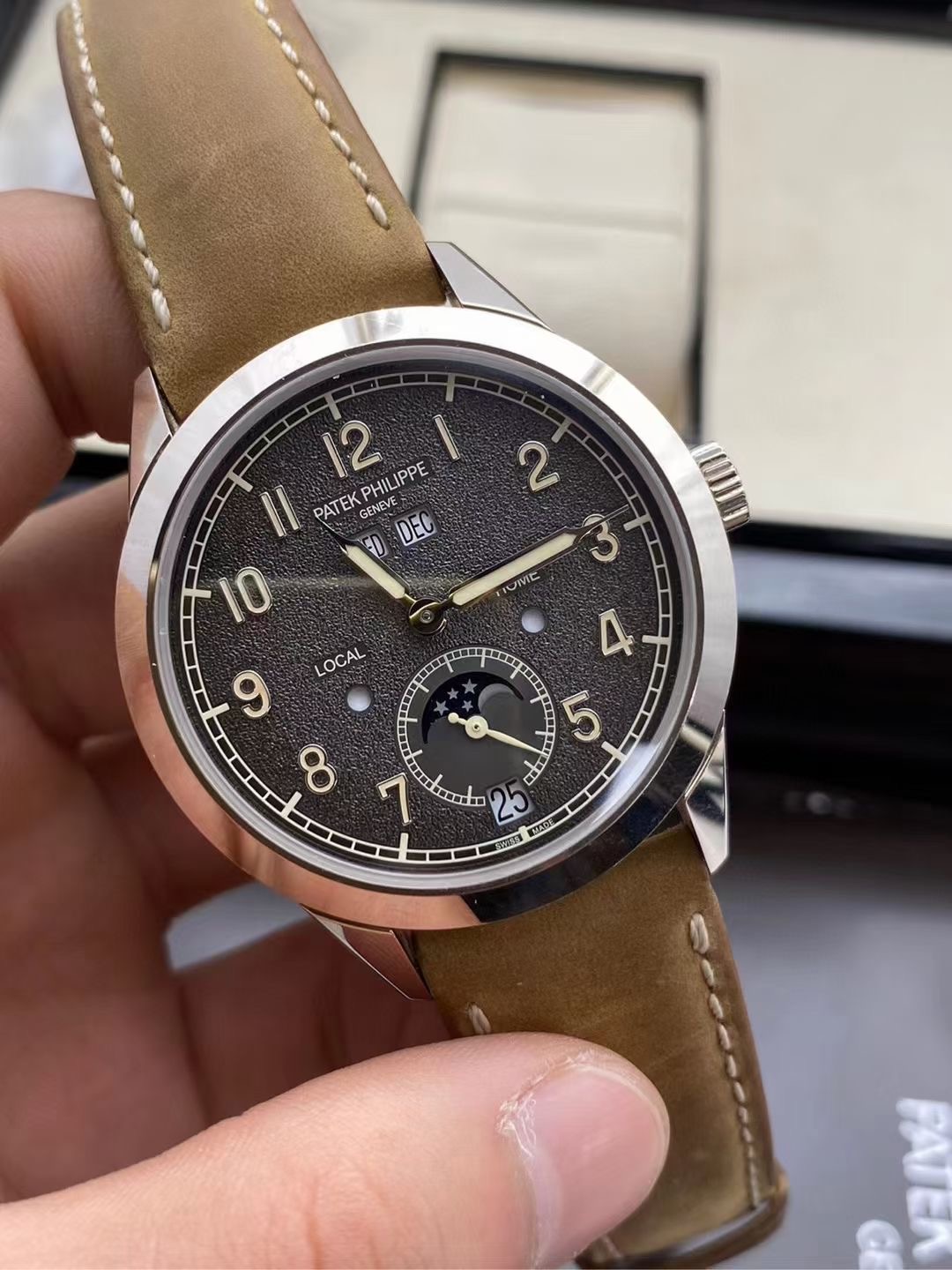 Patek Philippe 5326G-001 detail 1