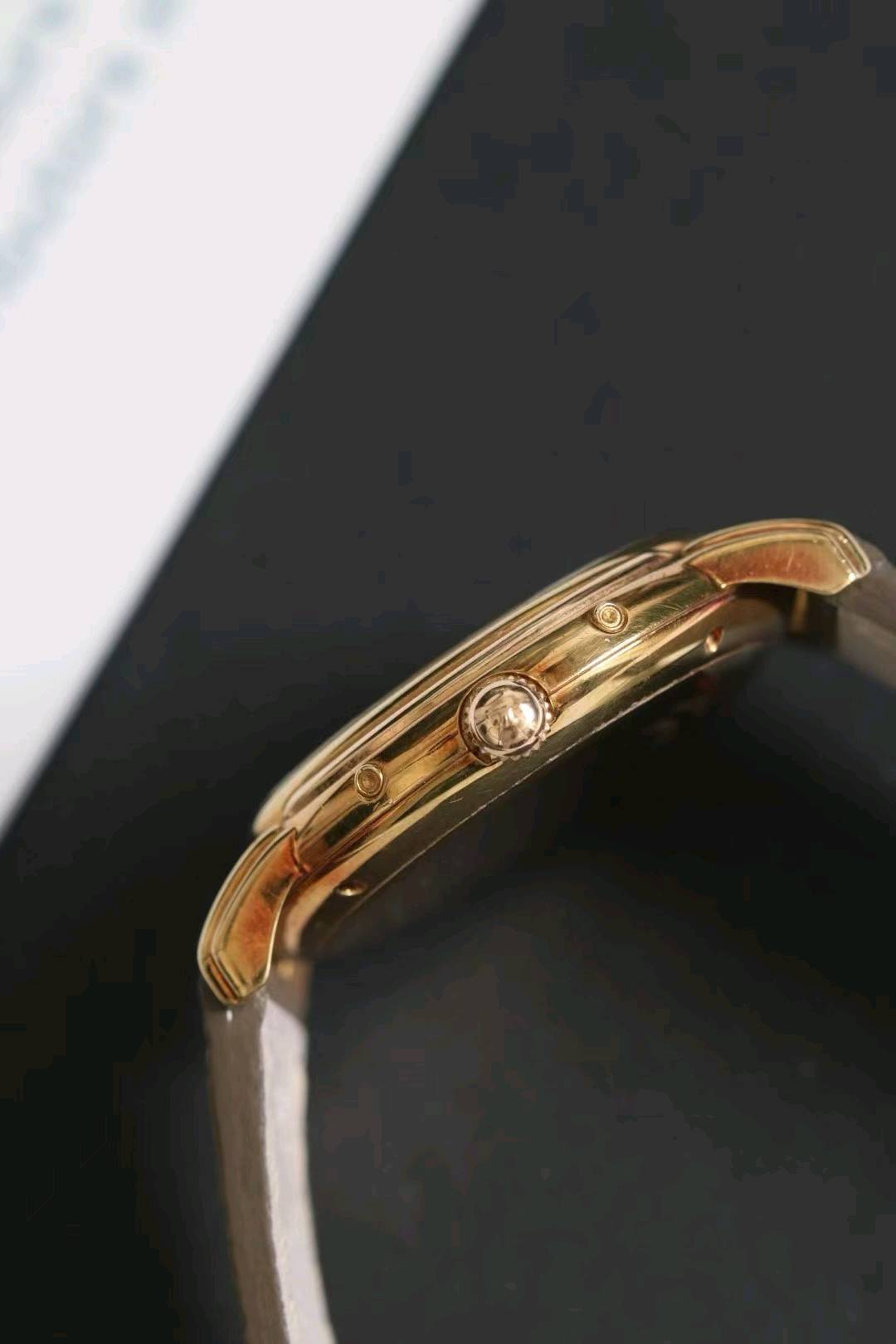 Jaeger-LeCoultre vintage detail 7