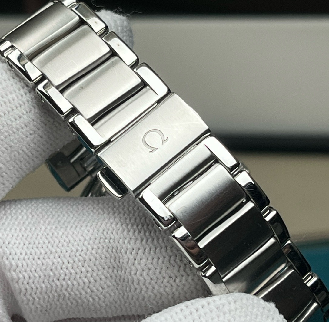 Omega 425.30.34.20.51.001 detail 5