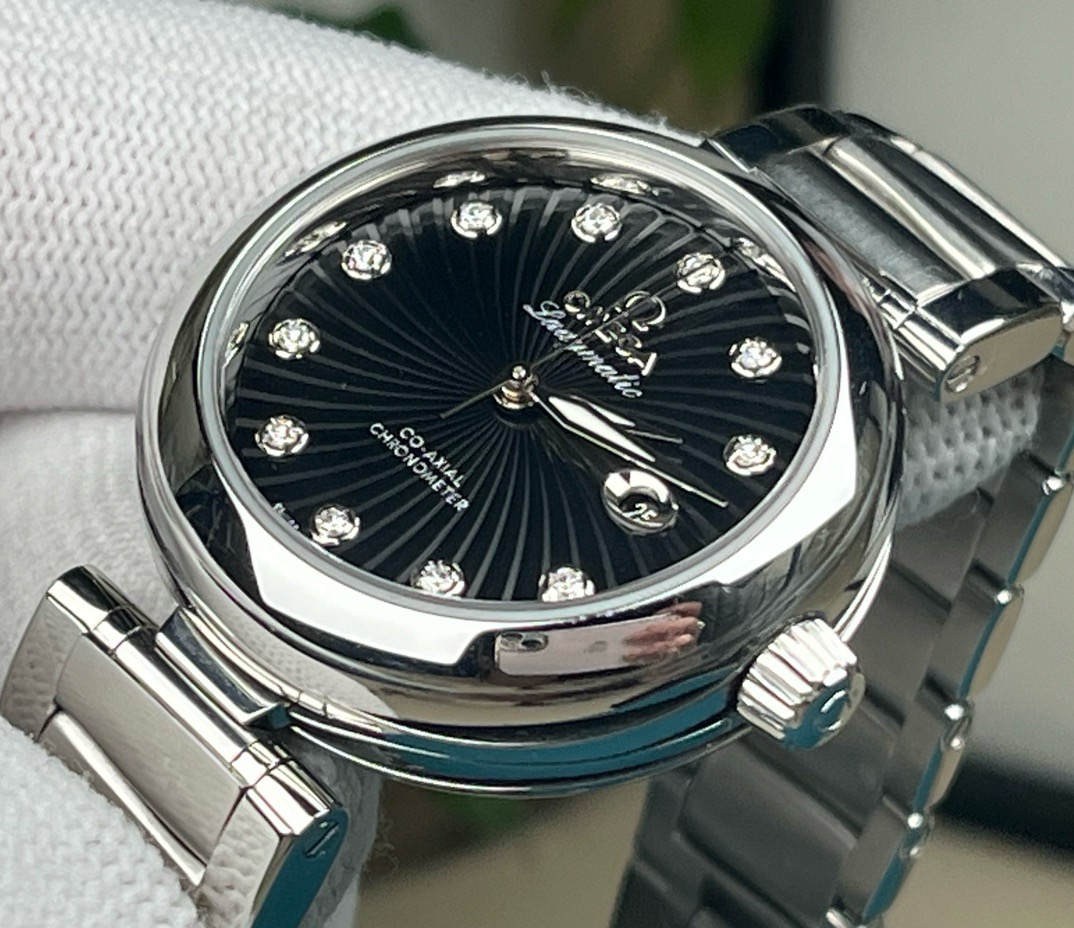 Omega 425.30.34.20.51.001 detail 1