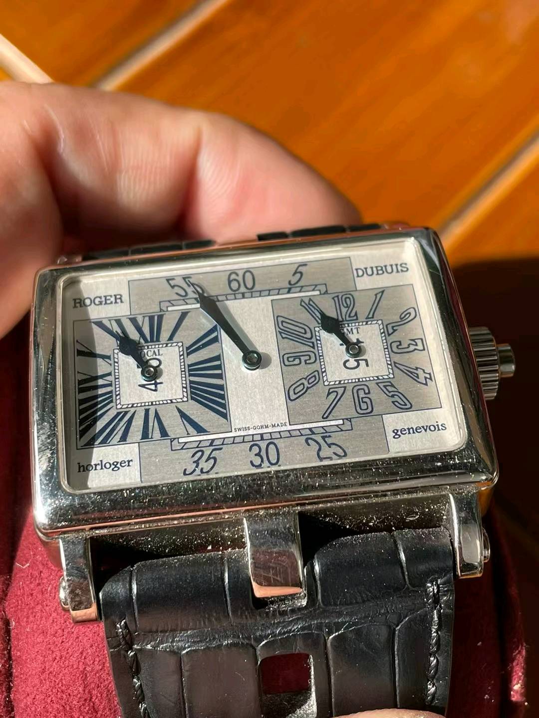 Roger Dubuis Vintage detail 1