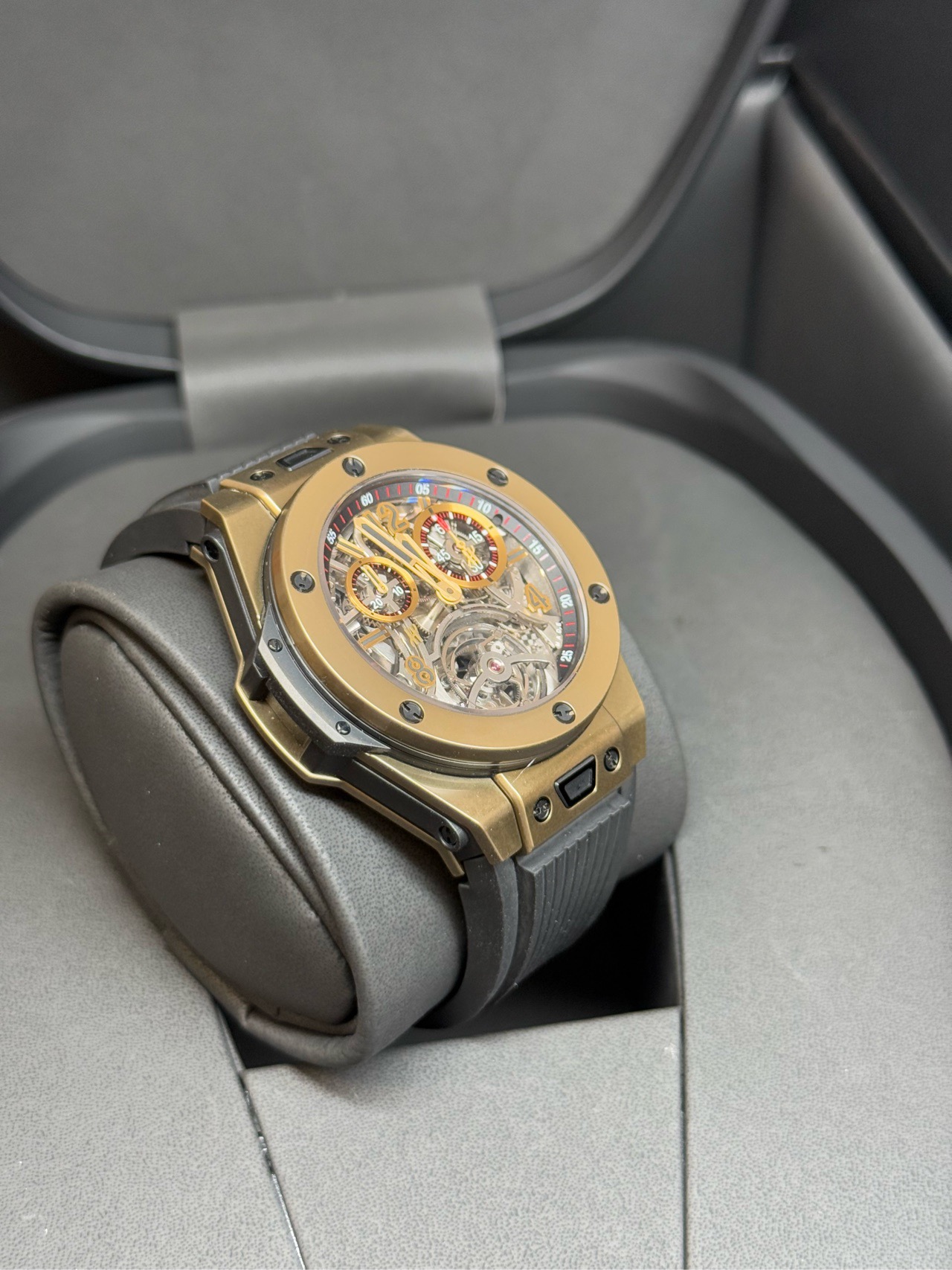 Hublot 404.MX.0138.RX detail 3