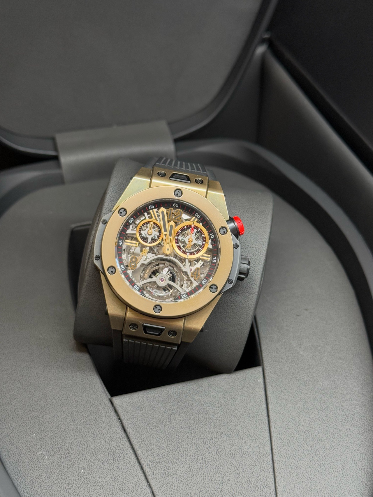 Hublot 404.MX.0138.RX detail 2
