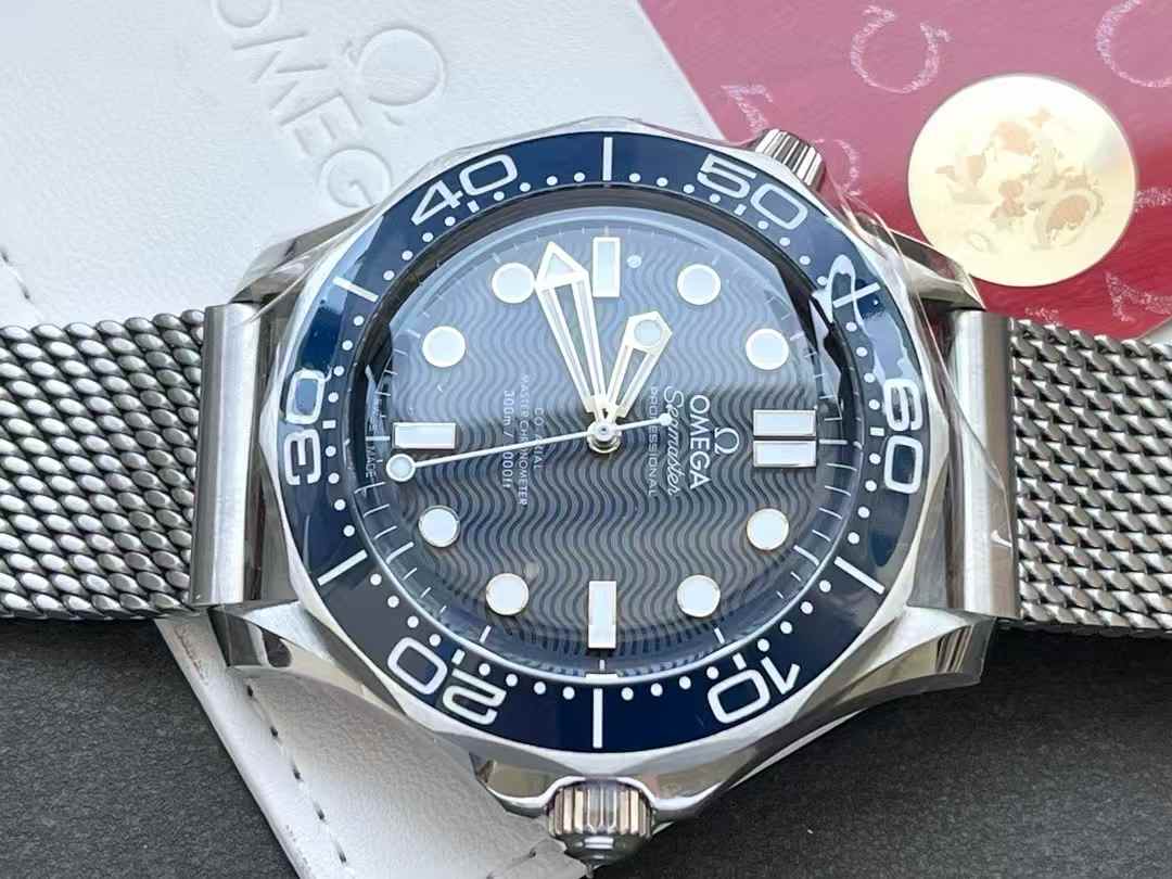 Omega 210.30.42.20.03.002 detail 3