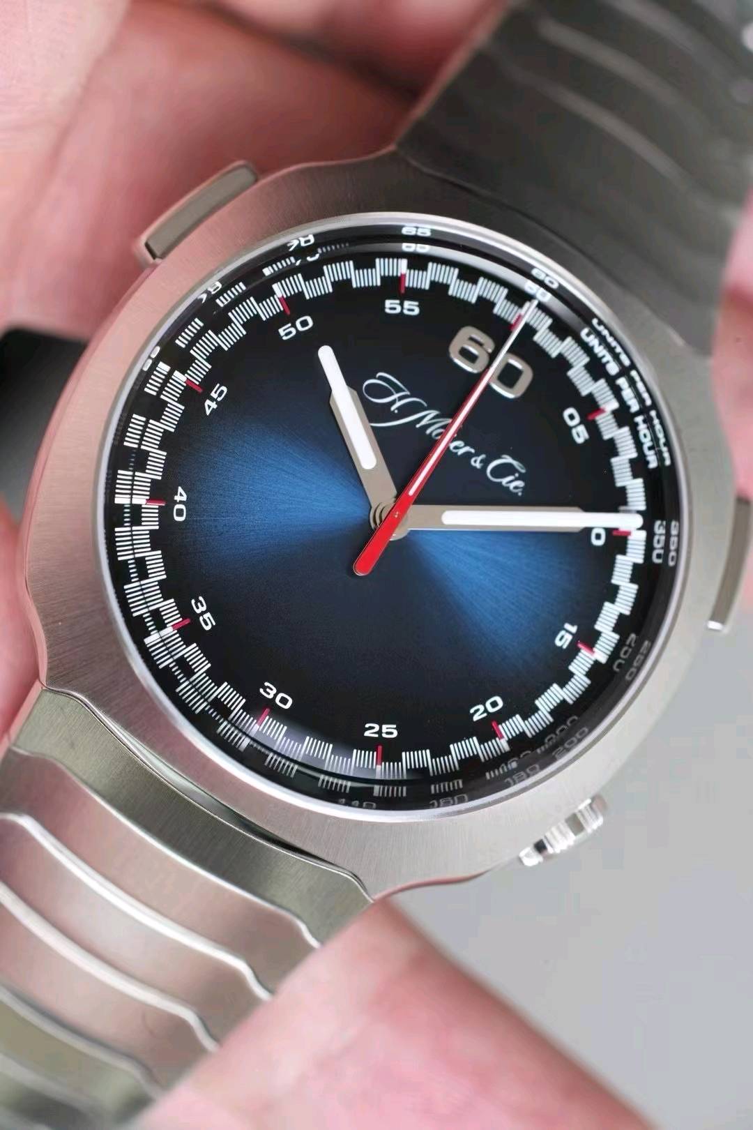 H.Moser & Cie() Vintage detail 1