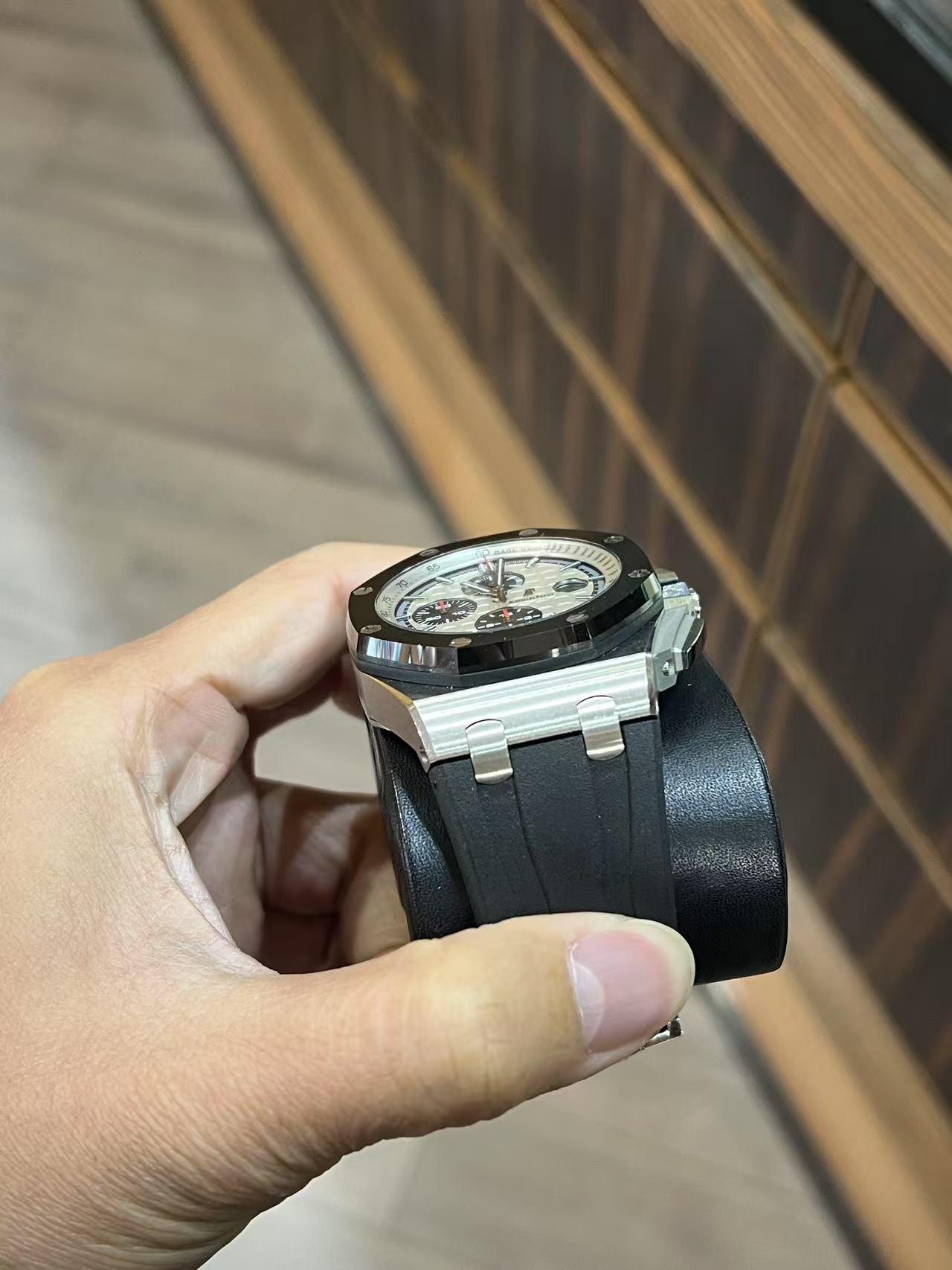 Audemars Piguet 26400SO.OO.A002CA.01 detail 1