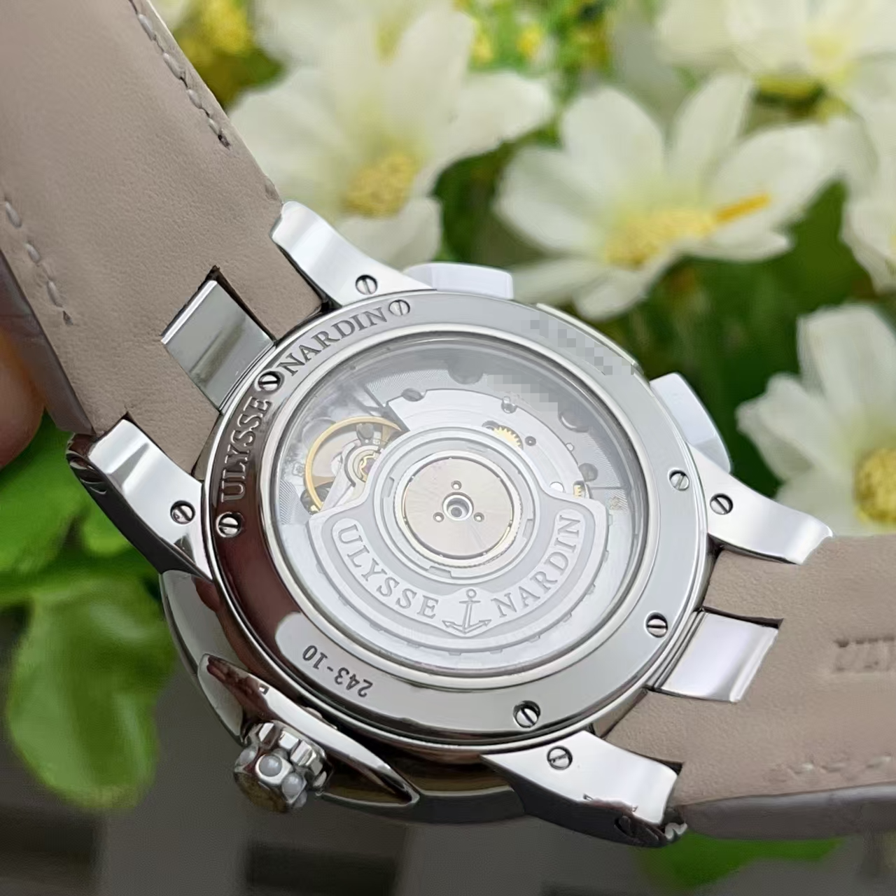 Ulysse Nardin 243-10-3 / 30-07 detail 4