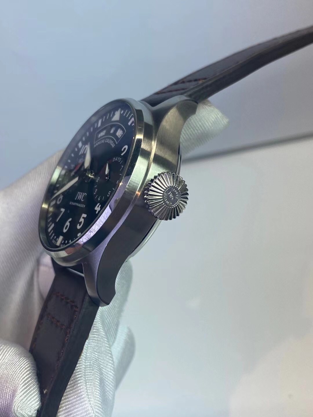 IWC 502702 detail 3
