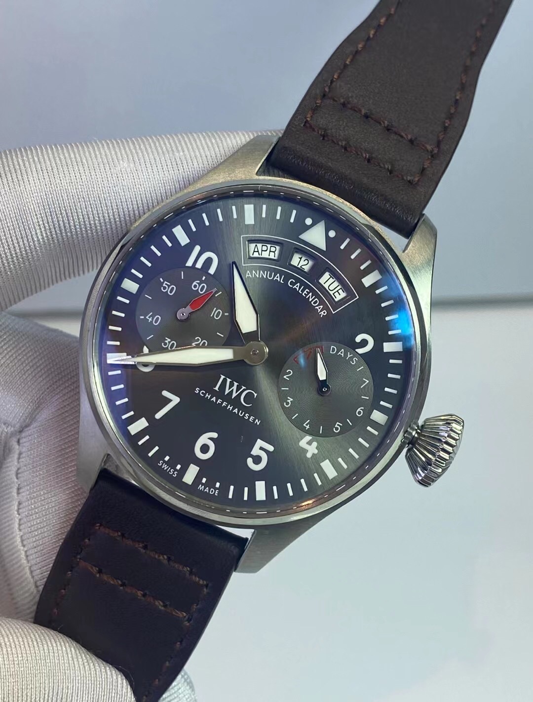 IWC 502702 detail 2