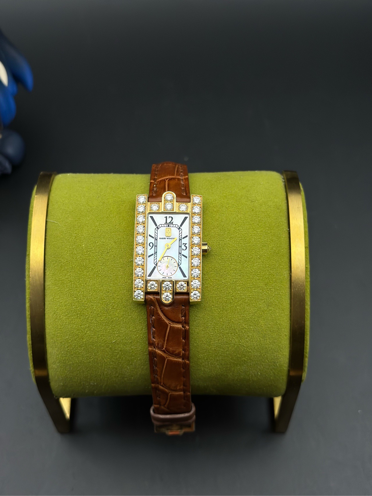 Harry Winston 310LQG detail 2